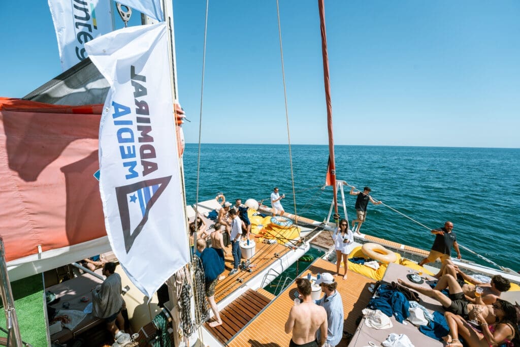 Attendees shaking hands and connecting at the GrowBoat Barcelona 2026
